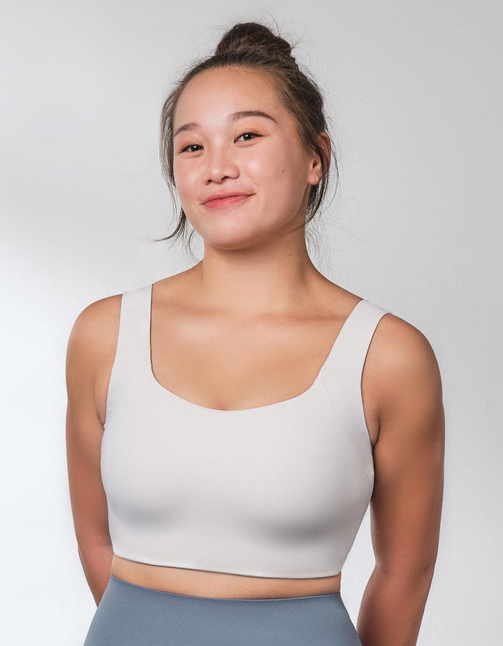 HOW- EFFORTLESS REwickMax™ Medium Impact Yoga Sports Bra Sports Bra Her own words SPORTS Antique White S (75A-B) 