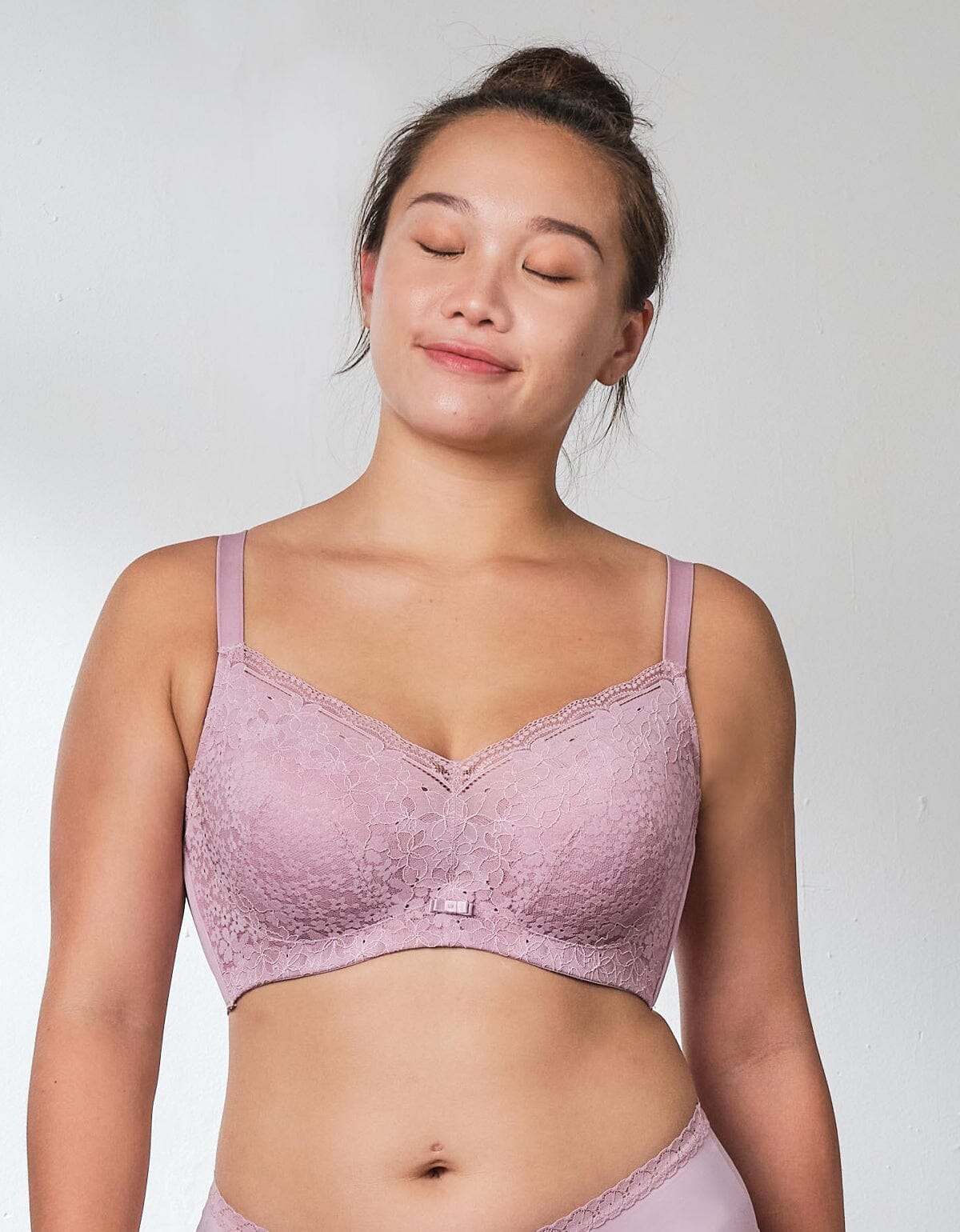 SOLUTION Mega Easy Fit REsiltech™ Wing Non Wired Lightly Lined Full Coverage Bra Bra Her own words 