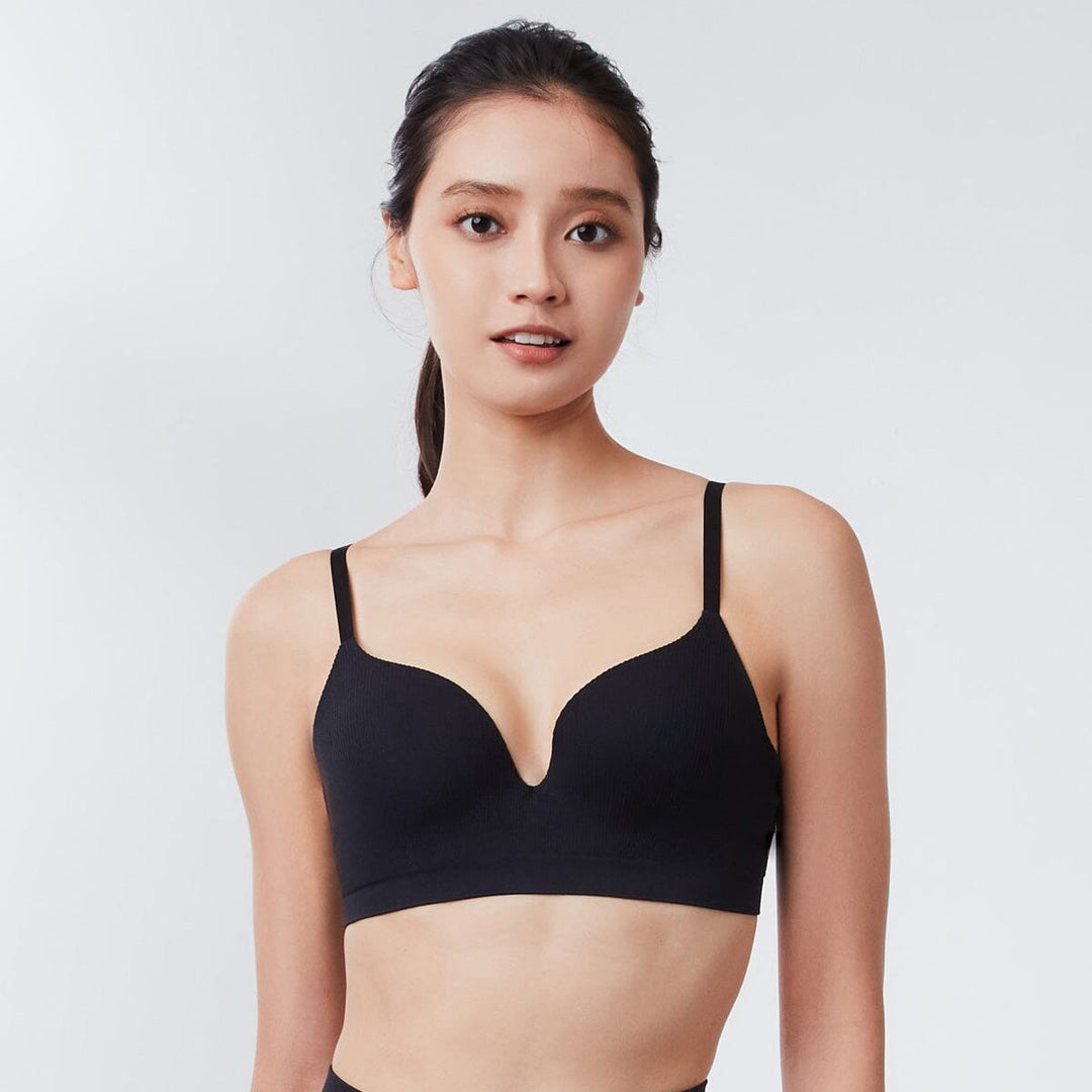 Sustainable REherbafoam™ & REextraSkin™ W-Shape Support Seamless Knit Lightly Lined Bra Bra Her Own Words Black 70B 